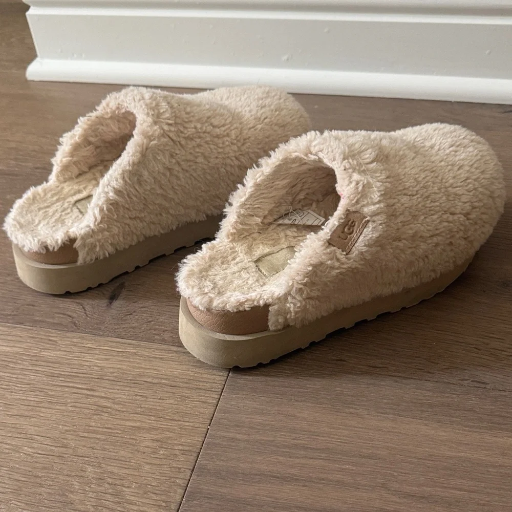 UGG Plush Shearling Mule Slippers - Light Tan sugar slides - Picture 4 of 6